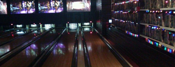 Brooklyn Bowl is one of New York's Super Bowl Super Parties.