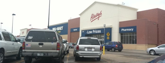 Walmart Supercenter is one of Tempat yang Disukai Trudy.