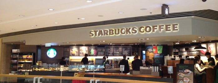 Starbucks is one of Orte, die Robert gefallen.