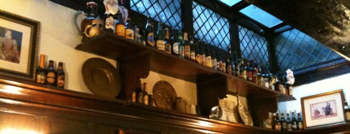 Ye Olde Mitre is one of Olde Worlde Londonne Pubs.