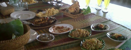 Saung Bambu Racik Desa is one of Sundanese Food in Tasikmalaya.