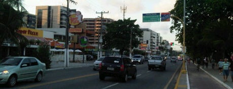 Avenida Álvaro Otacílio is one of Principais Ruas e Avenidas de Maceió.