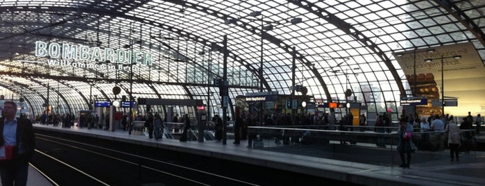 Berlin Hauptbahnhof is one of Mitte.