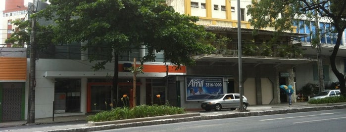 Banco Itaú is one of Locais.