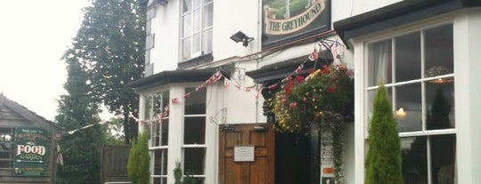 The Greyhound Inn is one of Lugares favoritos de Carl.