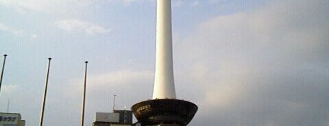 Kyoto Tower is one of 全日本タワー協議会 (All-Japan Tower Asociation).
