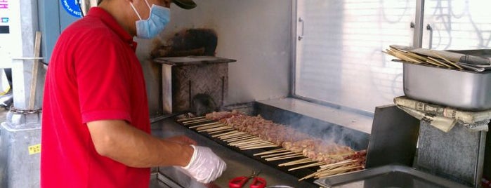 Traditional Xinjiang Barbecue Cart 新疆羊肉串 is one of Joe'nin Beğendiği Mekanlar.