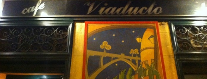 Cafe el Viaducto is one of Bares y restaurantes.
