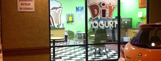 DIY Yogurt is one of สถานที่ที่ Elijah ถูกใจ.