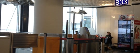 Gate B33 is one of Flughafen Frankfurt am Main (FRA) Terminal 1.
