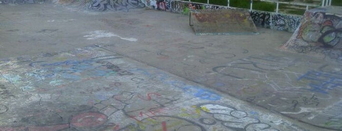 Skate Park de Almada is one of Lisboa.