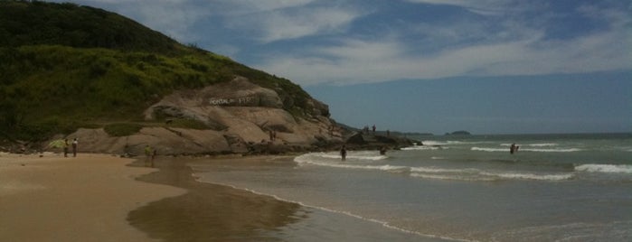 Praia do Peró is one of Região dos Lagos.