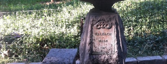 Wallach Walk Fountain is one of Kimmie's Saved Places.