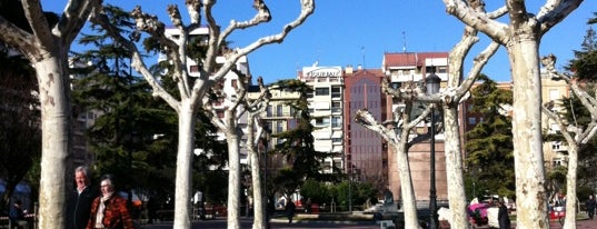 Plaza del Espolón is one of Posti che sono piaciuti a Princesa.