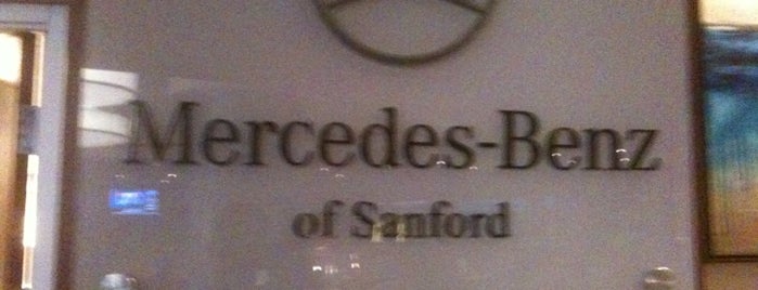 Mercedes-Benz of North Orlando is one of สถานที่ที่ Theo ถูกใจ.