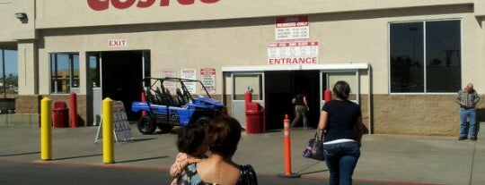 Costco Wholesale is one of Orte, die Armando gefallen.