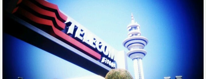 Torre Telecom Italia is one of Tempat yang Disukai Massimo.
