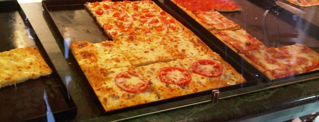 Mondo Pizza is one of Must-visit Food in Jesi.
