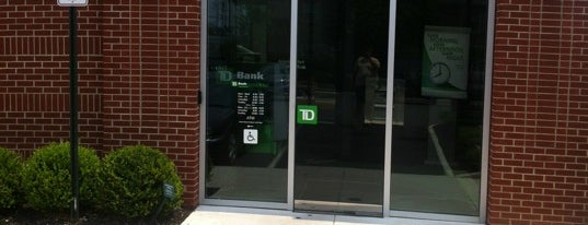 TD Bank is one of Lieux qui ont plu à Terri.