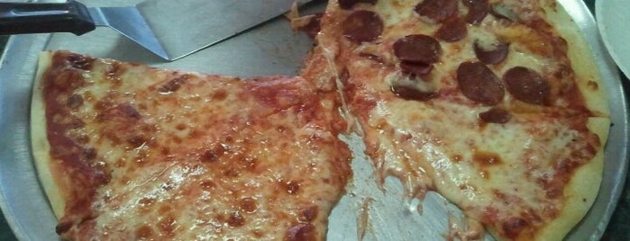 Brother's Pizza is one of Posti che sono piaciuti a Jake.
