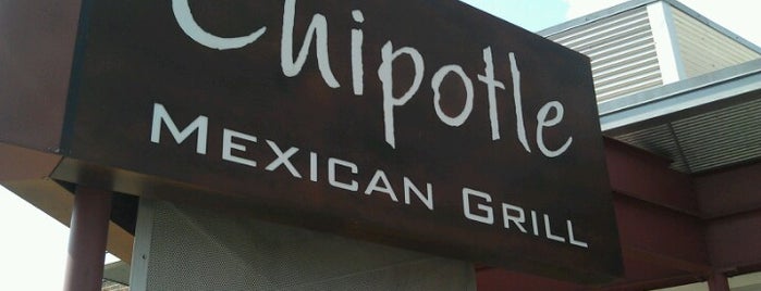 Chipotle Mexican Grill is one of Tempat yang Disukai Tim.