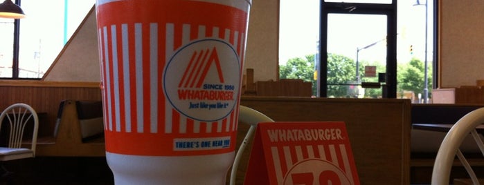 Whataburger is one of Derekさんのお気に入りスポット.