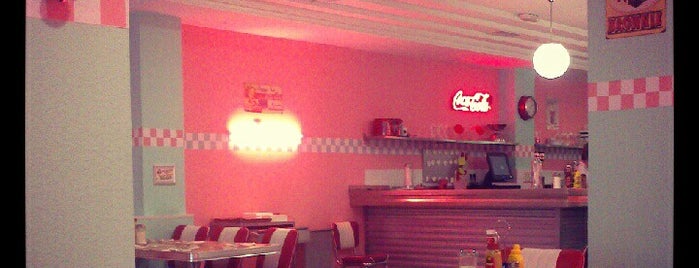 Peggy Sue's is one of Locais curtidos por Franvat.