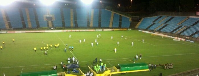 Estádio Municipal João Lamego Netto (Ipatingão) is one of Lugares favoritos de Priscila.