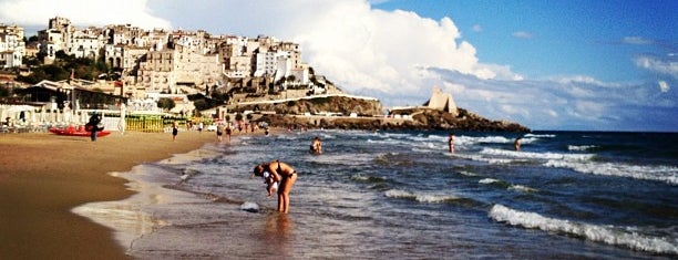 Spiaggia di Sperlonga is one of Neapol.