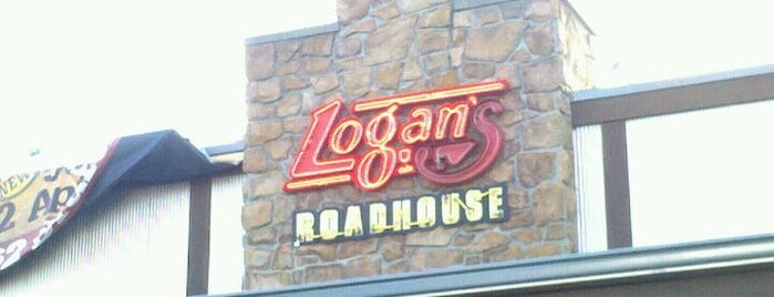 Logan's Roadhouse is one of Orte, die The1JMAC gefallen.