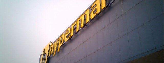 hypermart is one of Lugares favoritos de Andrea.