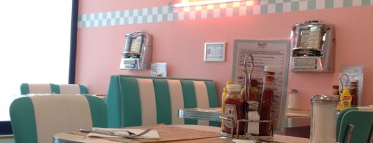 Peggy Sue's is one of Comer bien.