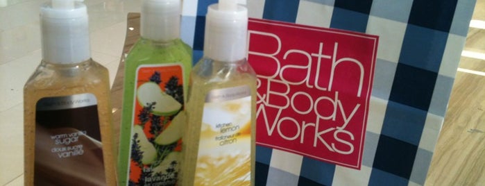 Bath & Body Works is one of Orte, die Paige gefallen.