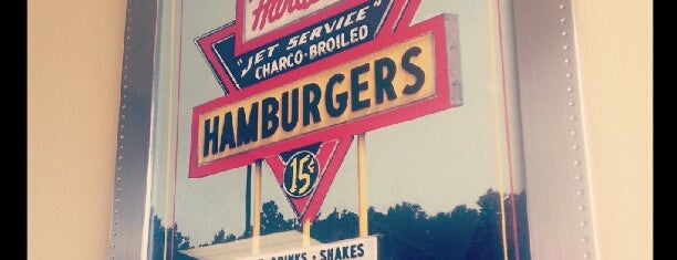 Hardee's is one of Chester 님이 좋아한 장소.