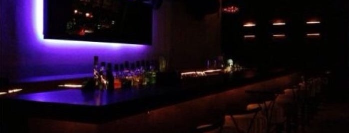 Y Cocktail Bar is one of David : понравившиеся места.