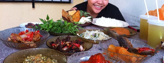 Nasi Padang Kampung Baru is one of Local Malaysian food eateries.
