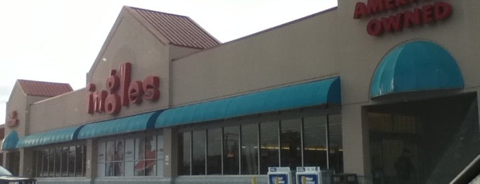 Ingles Market is one of Anthony's Saved Places.