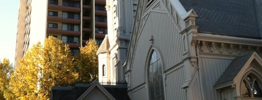 Old Church is one of Locais curtidos por Enrique.