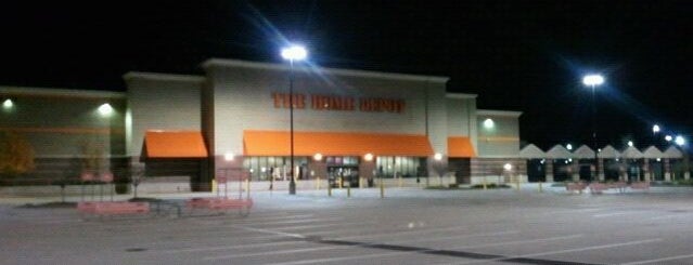 The Home Depot is one of Orte, die Christina gefallen.
