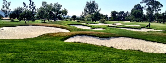 Las Positas Golf Course is one of สถานที่ที่ Ross ถูกใจ.