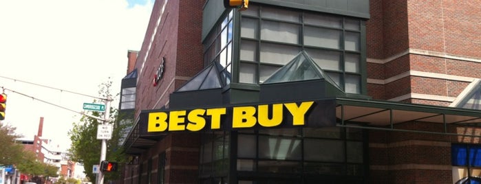 Best Buy is one of Alberto J S : понравившиеся места.
