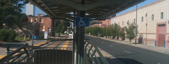 RTD Rail - 25th & Welton Station is one of Lieux qui ont plu à Bri-cycle.