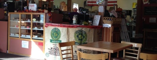 Bandon Coffee Café is one of SF to SEA Road Trip.
