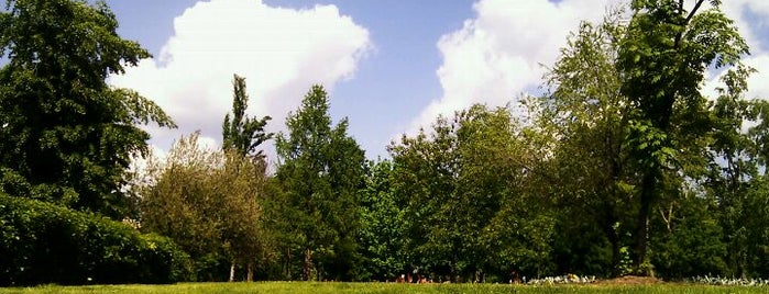 Воронцовский парк is one of Лучшие парки Мск.