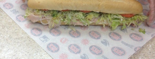 Jersey Mike's Subs is one of Lugares favoritos de Jeffery.