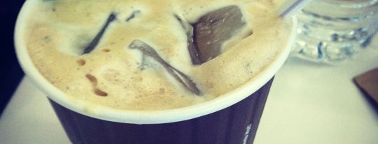 Philz Coffee is one of Tempat yang Disukai Jonathon.