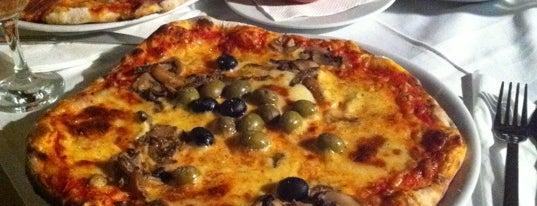 Pizzeria Flamingo is one of Alexanderさんのお気に入りスポット.