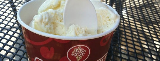 Cold Stone Creamery is one of The 7 Best Places for Apple Pie in Lincoln.