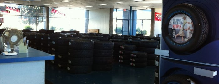 B & G Tires of Vallejo is one of Locais curtidos por Teresa.