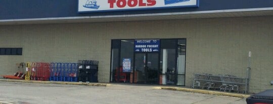 Harbor Freight Tools is one of Joshuaさんのお気に入りスポット.